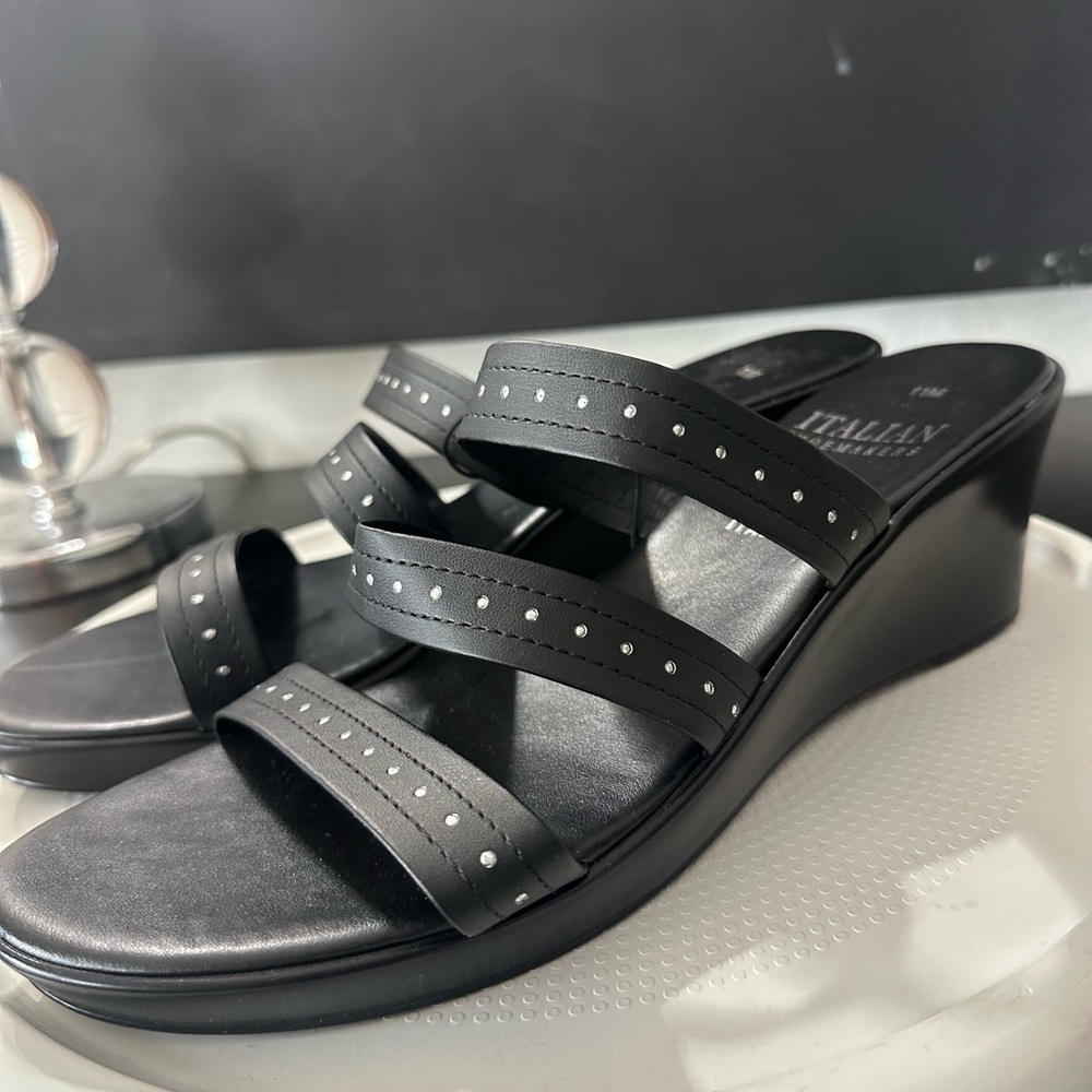 🆕Italian Shoemakers Wedges